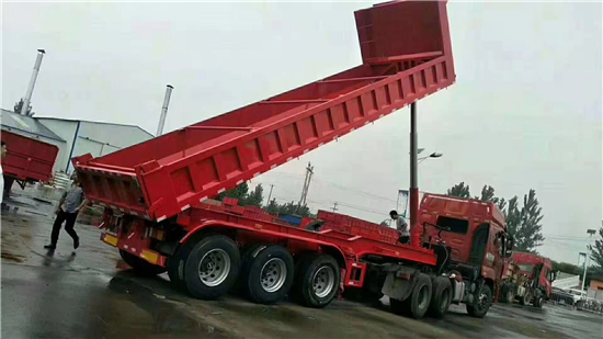 后翻半掛車